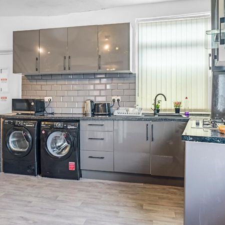 Rochdale 3 Bedroom House 2 Bath With Free Parking Sleeps 7 Eksteriør bilde