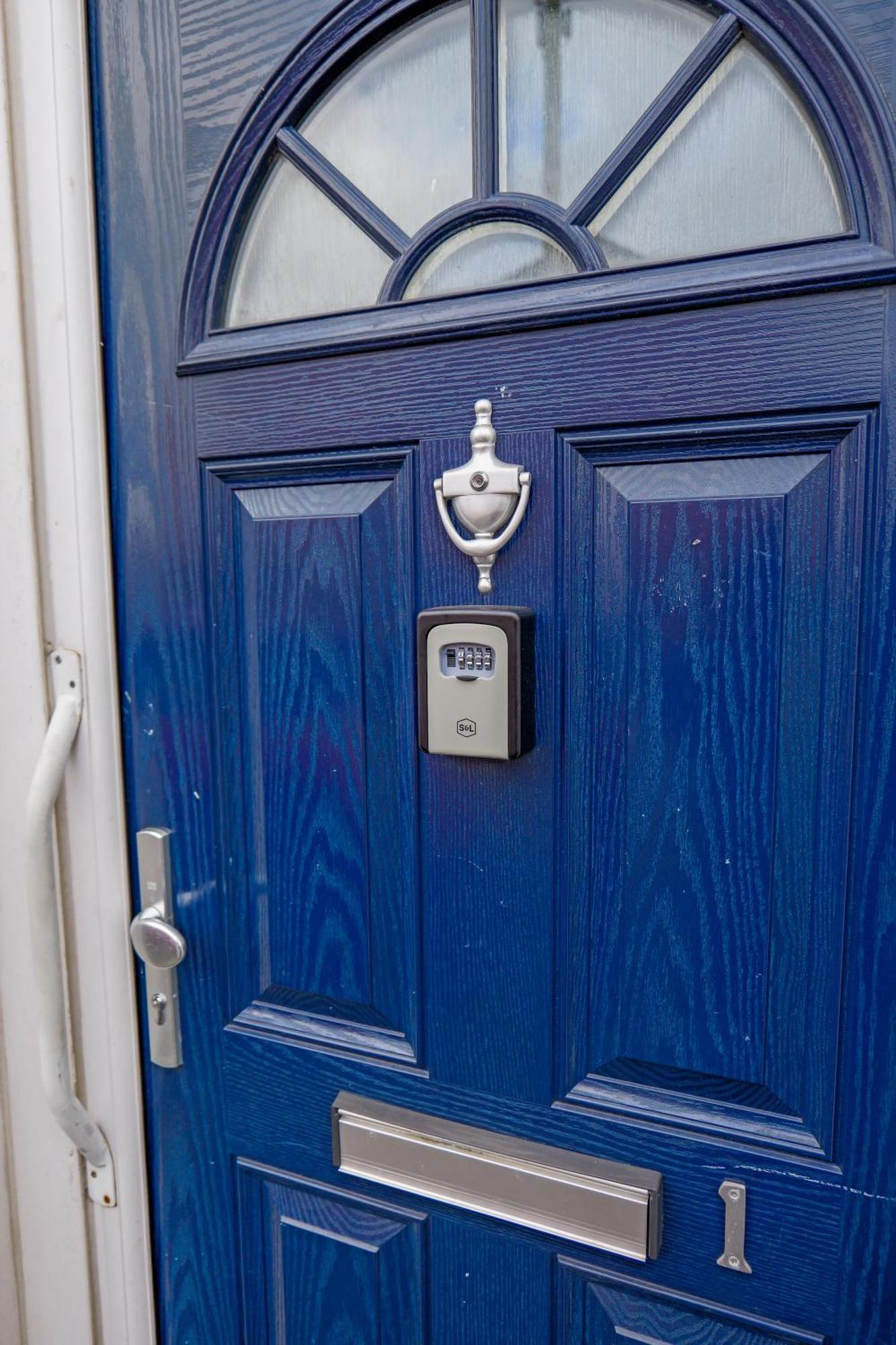 Rochdale 3 Bedroom House 2 Bath With Free Parking Sleeps 7 Eksteriør bilde