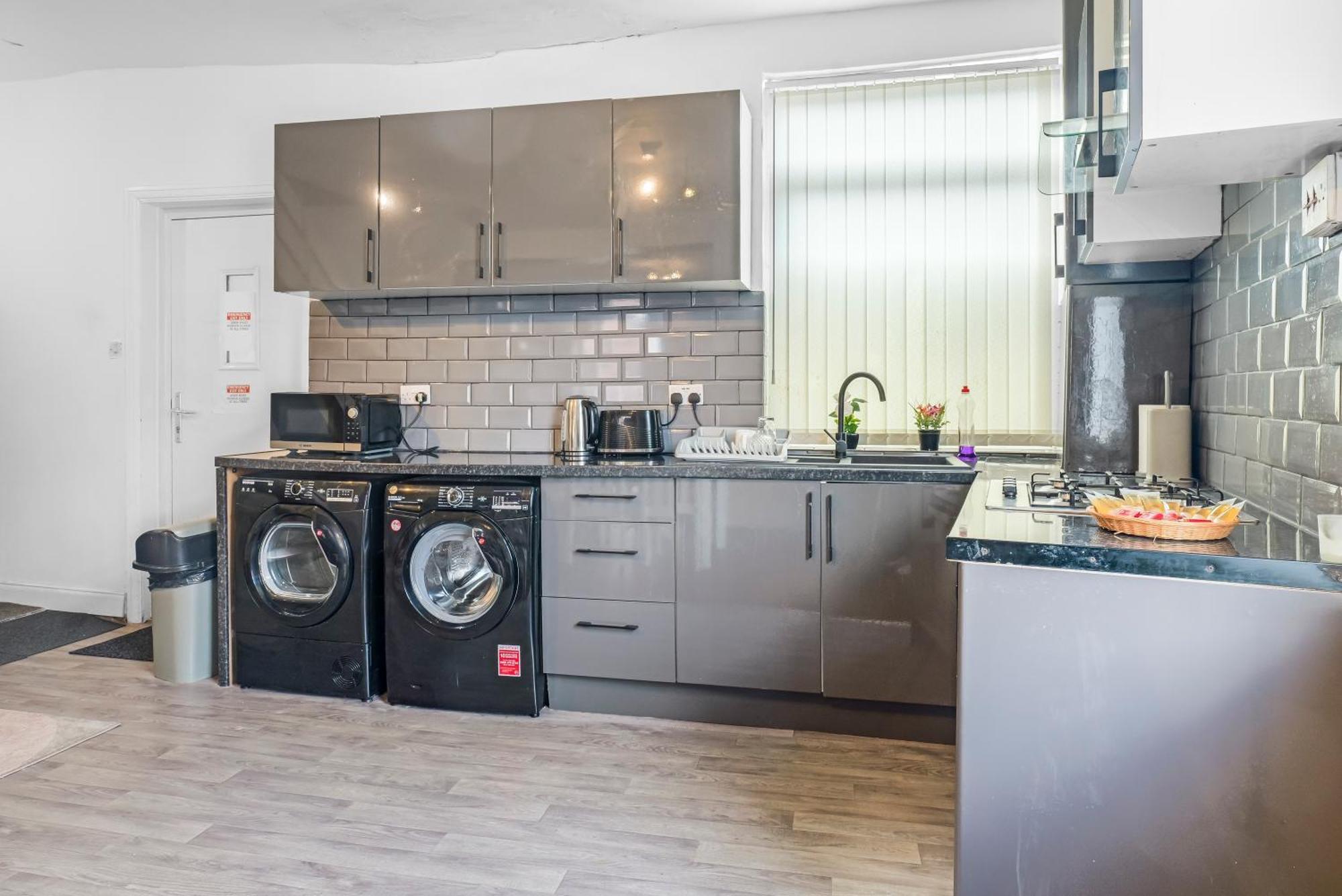 Rochdale 3 Bedroom House 2 Bath With Free Parking Sleeps 7 Eksteriør bilde