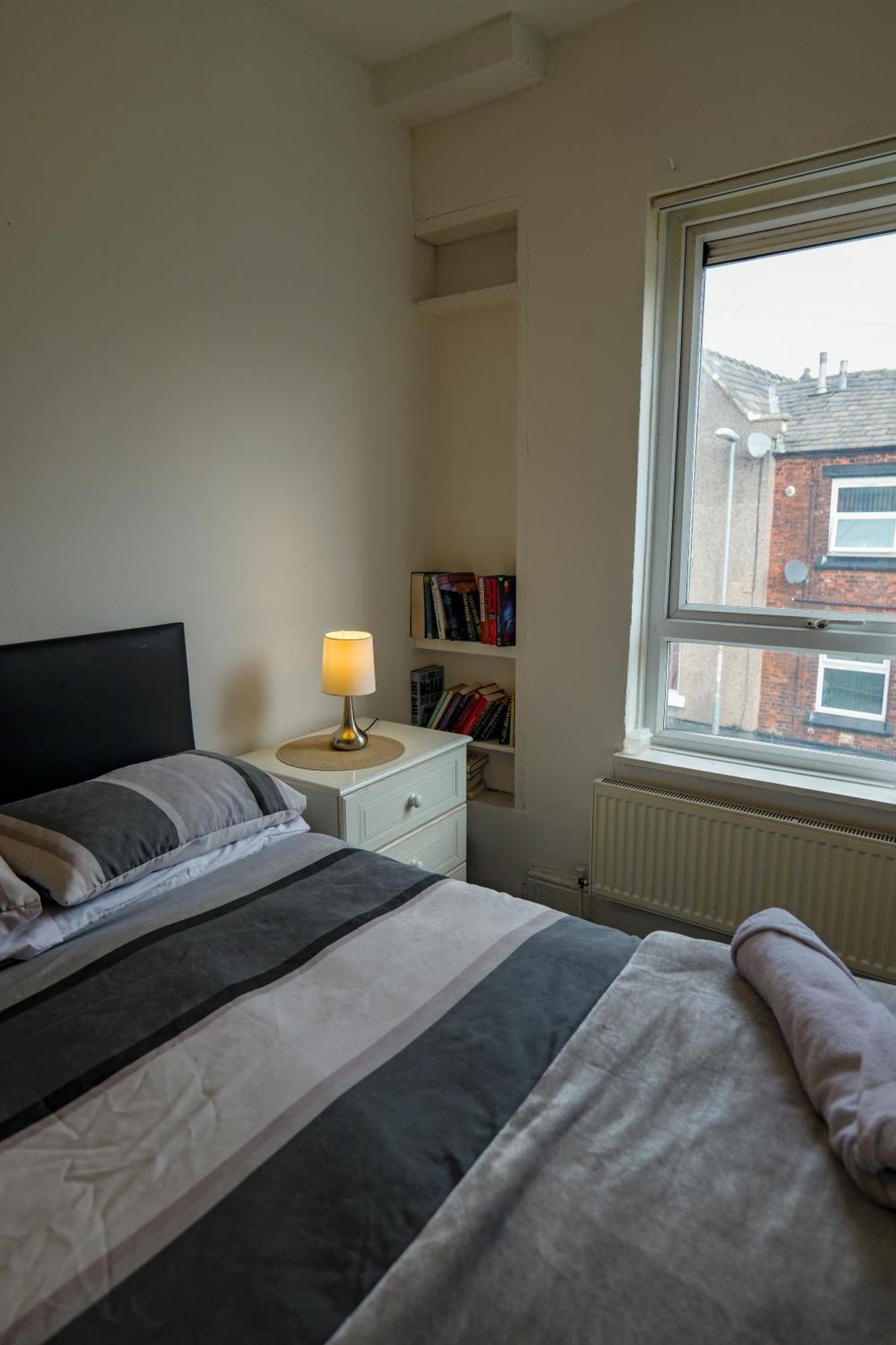Rochdale 3 Bedroom House 2 Bath With Free Parking Sleeps 7 Eksteriør bilde