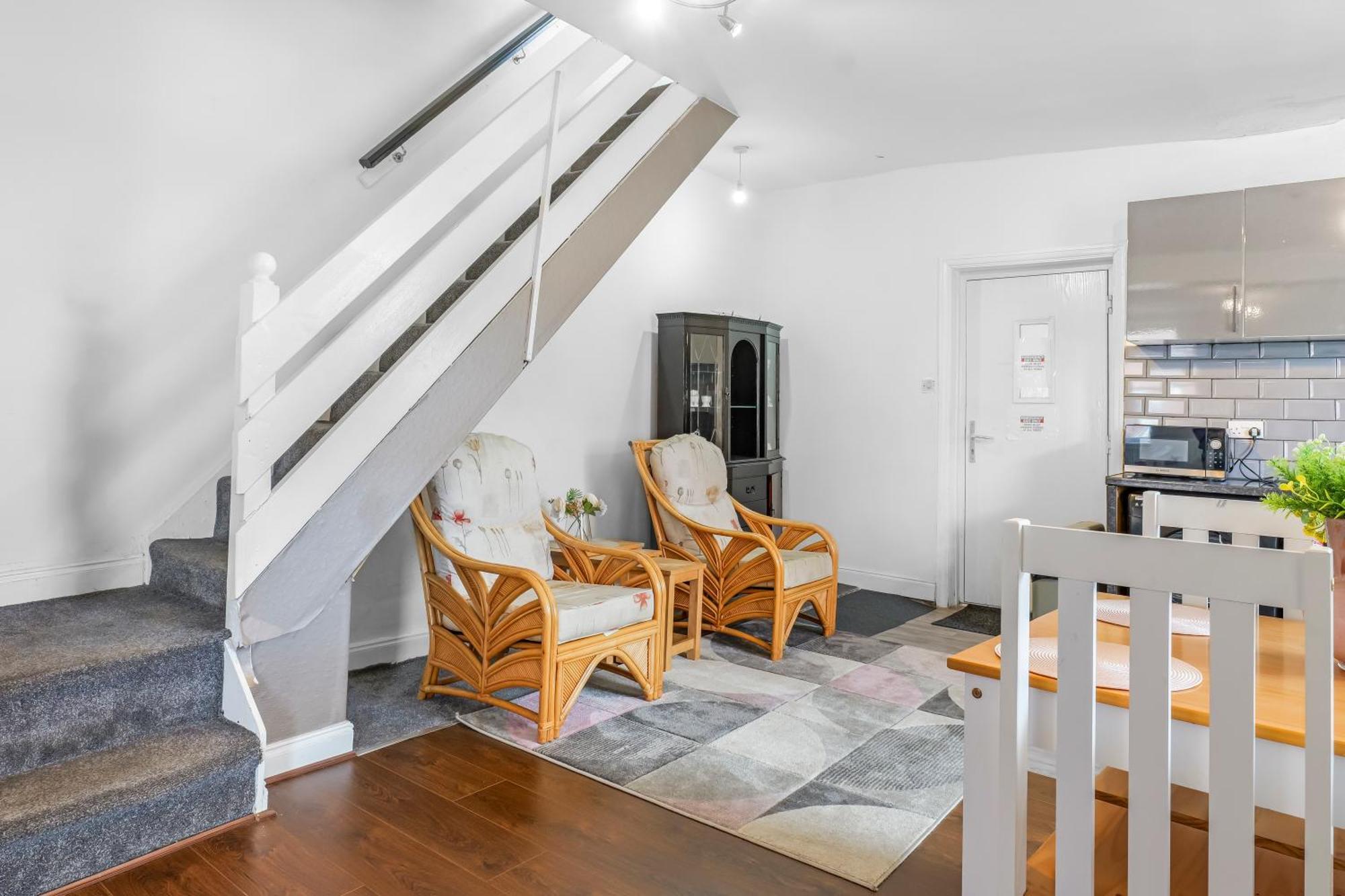 Rochdale 3 Bedroom House 2 Bath With Free Parking Sleeps 7 Eksteriør bilde