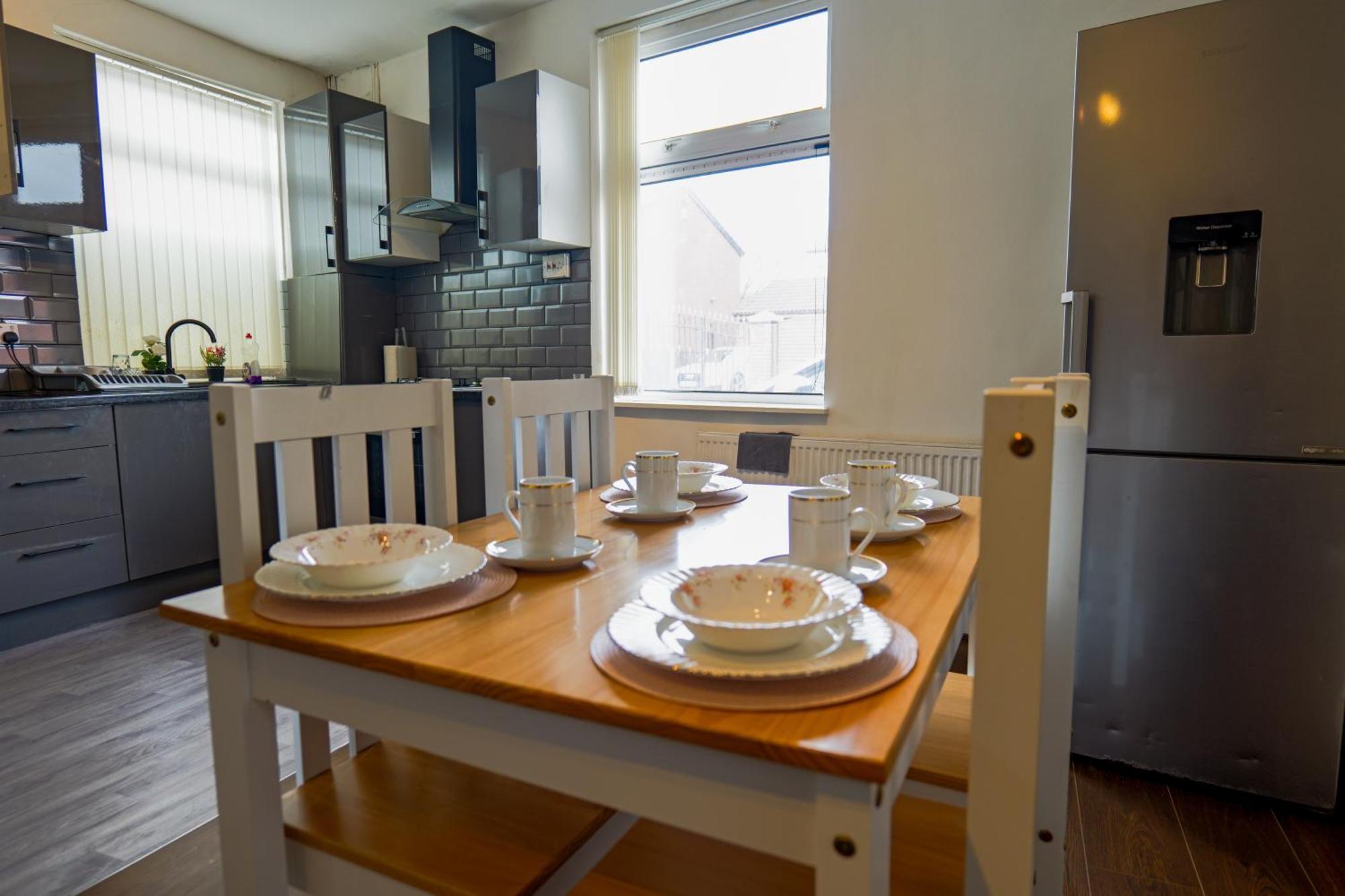 Rochdale 3 Bedroom House 2 Bath With Free Parking Sleeps 7 Eksteriør bilde