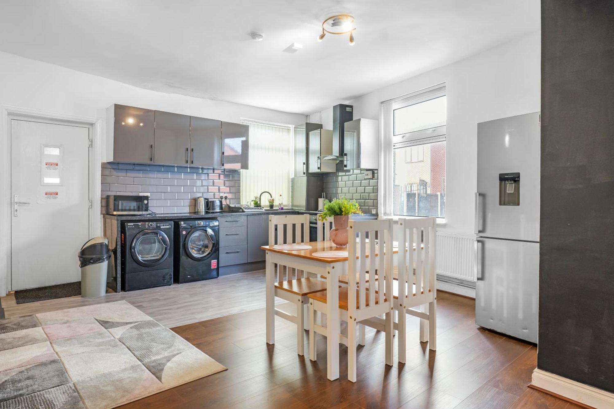 Rochdale 3 Bedroom House 2 Bath With Free Parking Sleeps 7 Eksteriør bilde