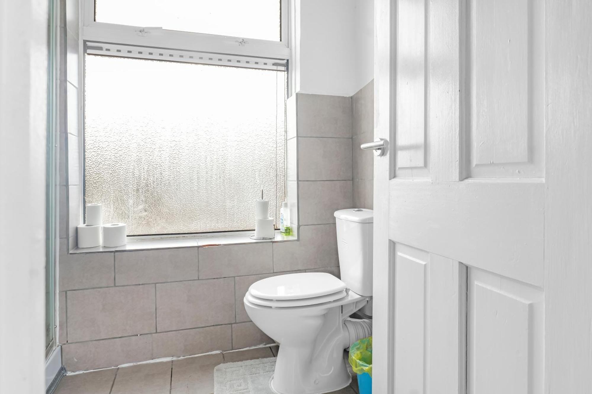 Rochdale 3 Bedroom House 2 Bath With Free Parking Sleeps 7 Eksteriør bilde