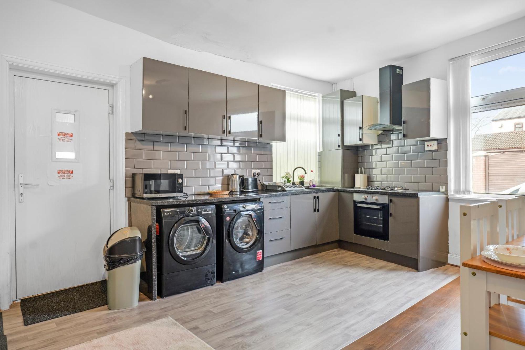 Rochdale 3 Bedroom House 2 Bath With Free Parking Sleeps 7 Eksteriør bilde