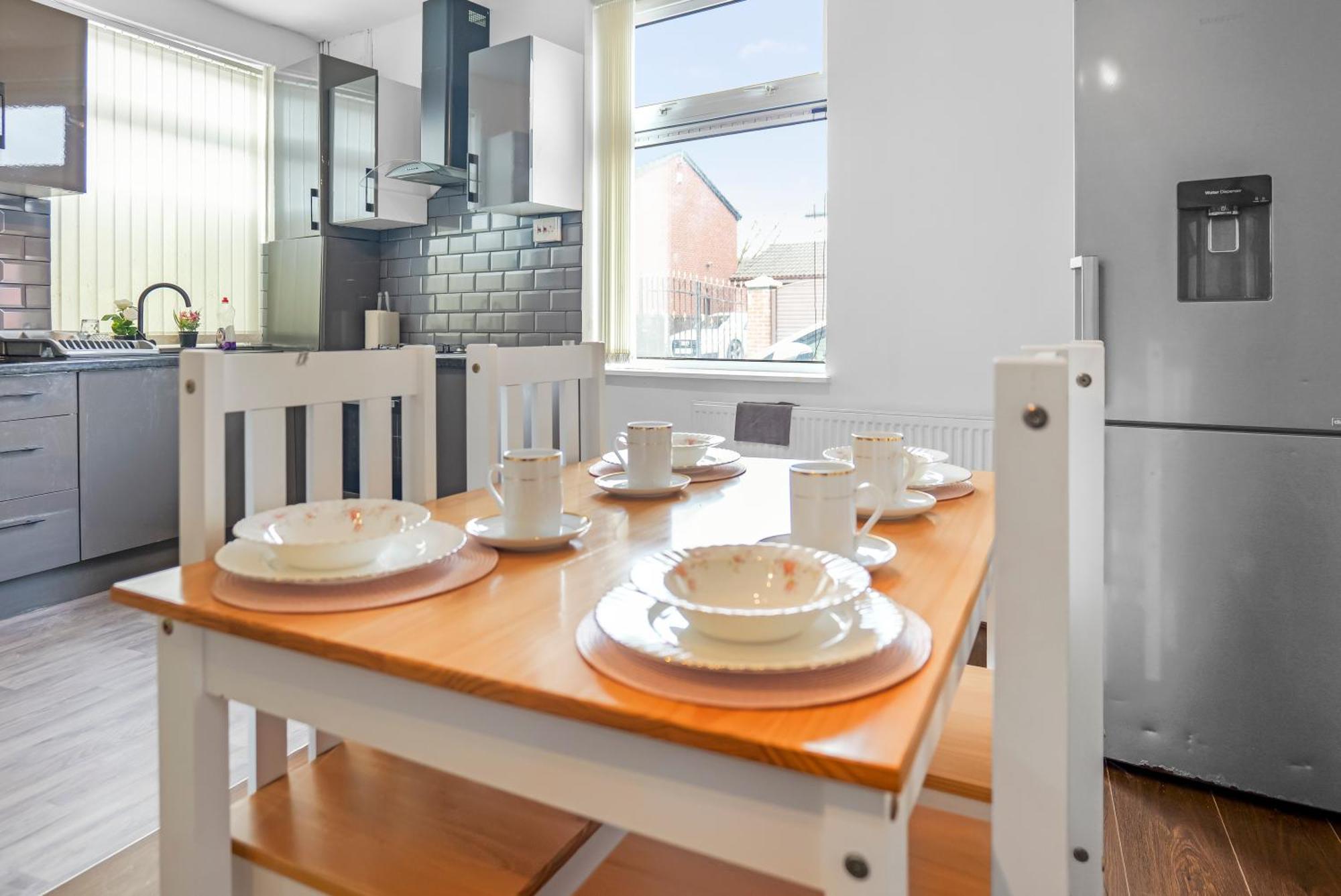 Rochdale 3 Bedroom House 2 Bath With Free Parking Sleeps 7 Eksteriør bilde